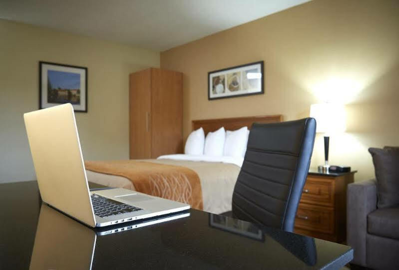 Comfort Inn Rouyn-Noranda Eksteriør bilde
